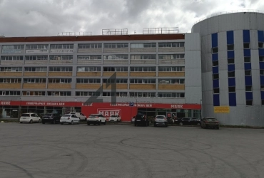 2000 м² на трафике с витражом